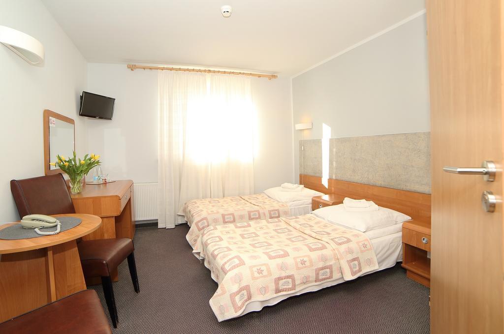 Hotel I Restauracja Abis Быстшица-Клодзкая Экстерьер фото