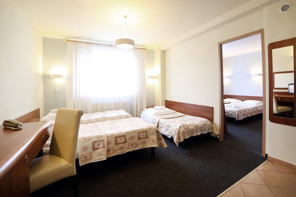Hotel I Restauracja Abis Быстшица-Клодзкая Экстерьер фото