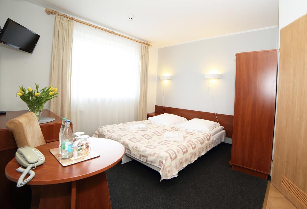 Hotel I Restauracja Abis Быстшица-Клодзкая Экстерьер фото